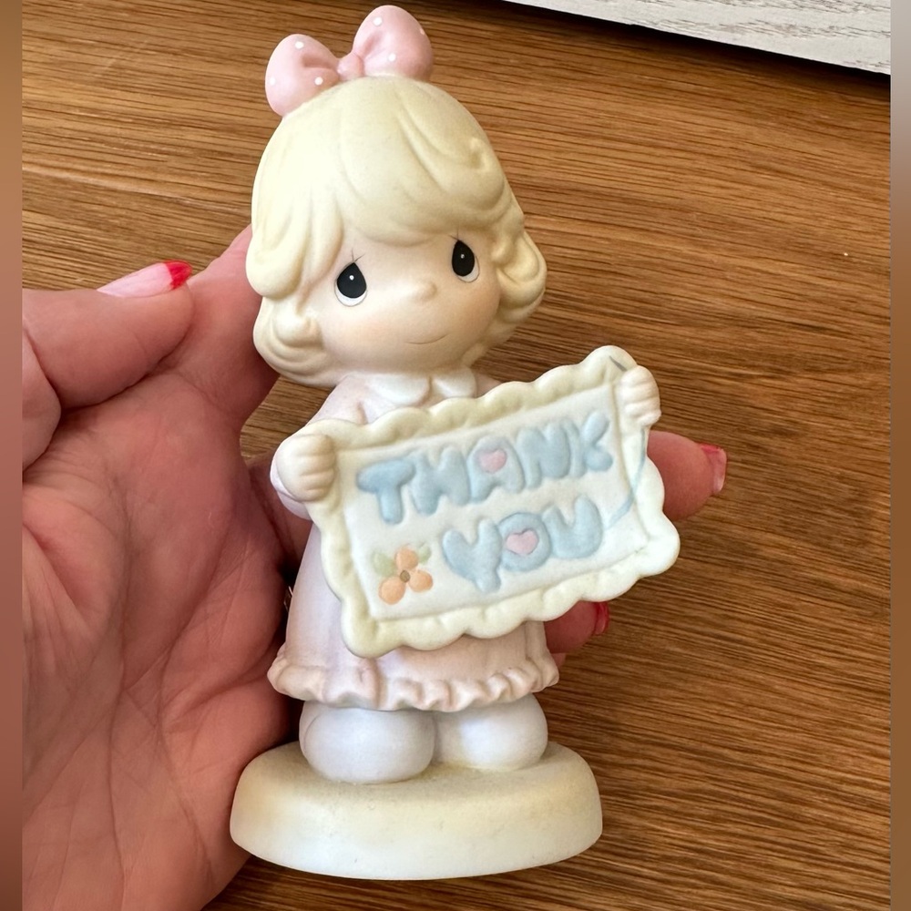 1999 Precious Moments "Thank You Sew
Much" - 587923